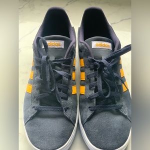 Adidas size 11 men’s.   Worn 2x. Too tight for me.